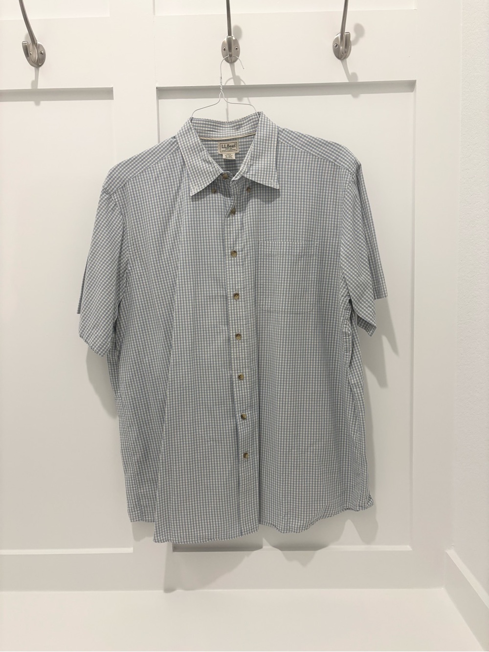 L.L. Bean Men's Light Blue and White Gingham Short Sleeve Button-Down Shirt